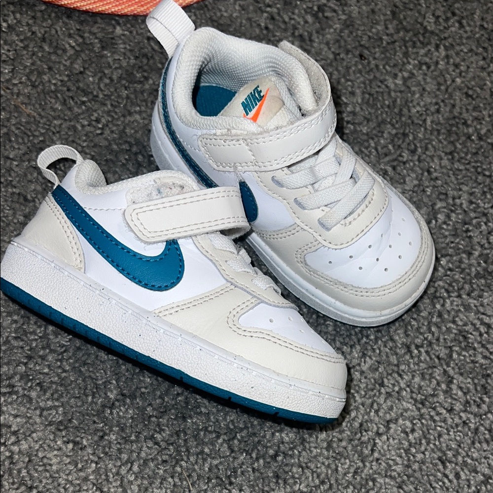 Nike Kids White and Teal Sneakers